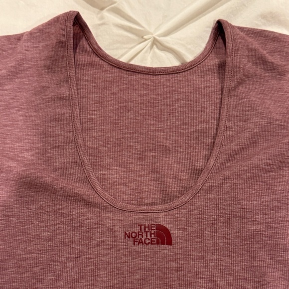 The North Face Women's Short Sleeve Tee with Scoop Back - Picture 3 of 5